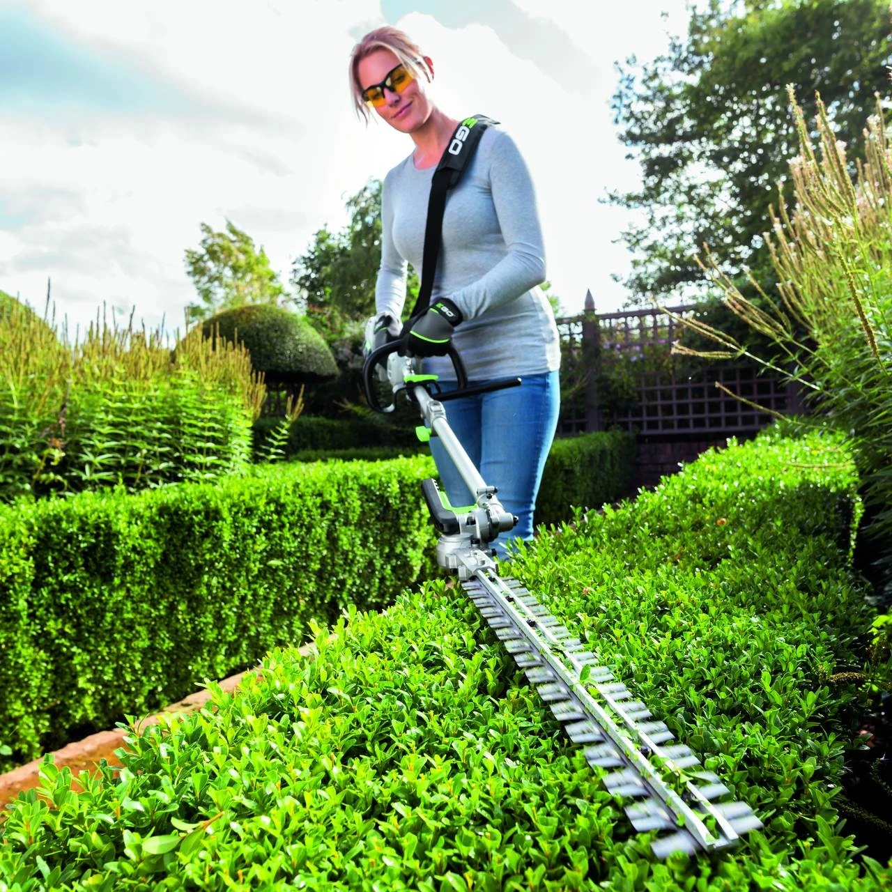 EGO HTA2000S Multi-Tool Short Hedge Trimmer Attachment - Image 4